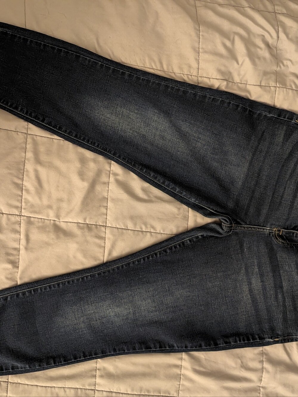 Lucky Brand Women's Skinny Jeans in Dark Wash with Faded Detail
